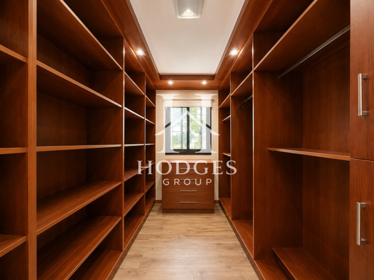 Casa ID.395 - Moderna Casa de 4 Dormitorios, Piscina Climatizada y Parrillero en Playa Mansa, Punta del Este