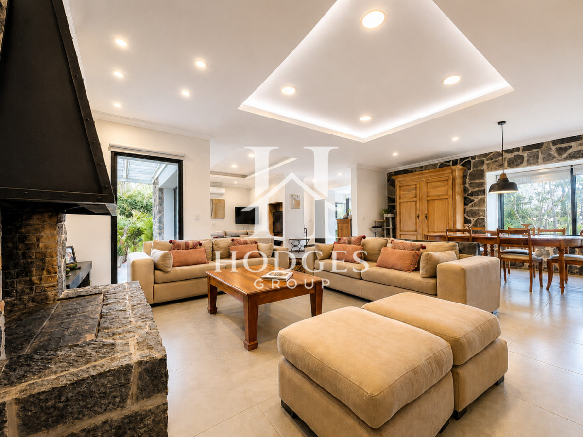 Casa ID.395 - Moderna Casa de 4 Dormitorios, Piscina Climatizada y Parrillero en Playa Mansa, Punta del Este