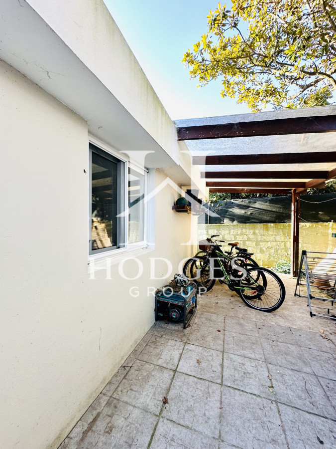 Casa ID.457 - Espectacular Casa Moderna de 5 Dormitorios con Piscina Climatizada y Barbacoa en Alquiler de Temporada, Punta del Este