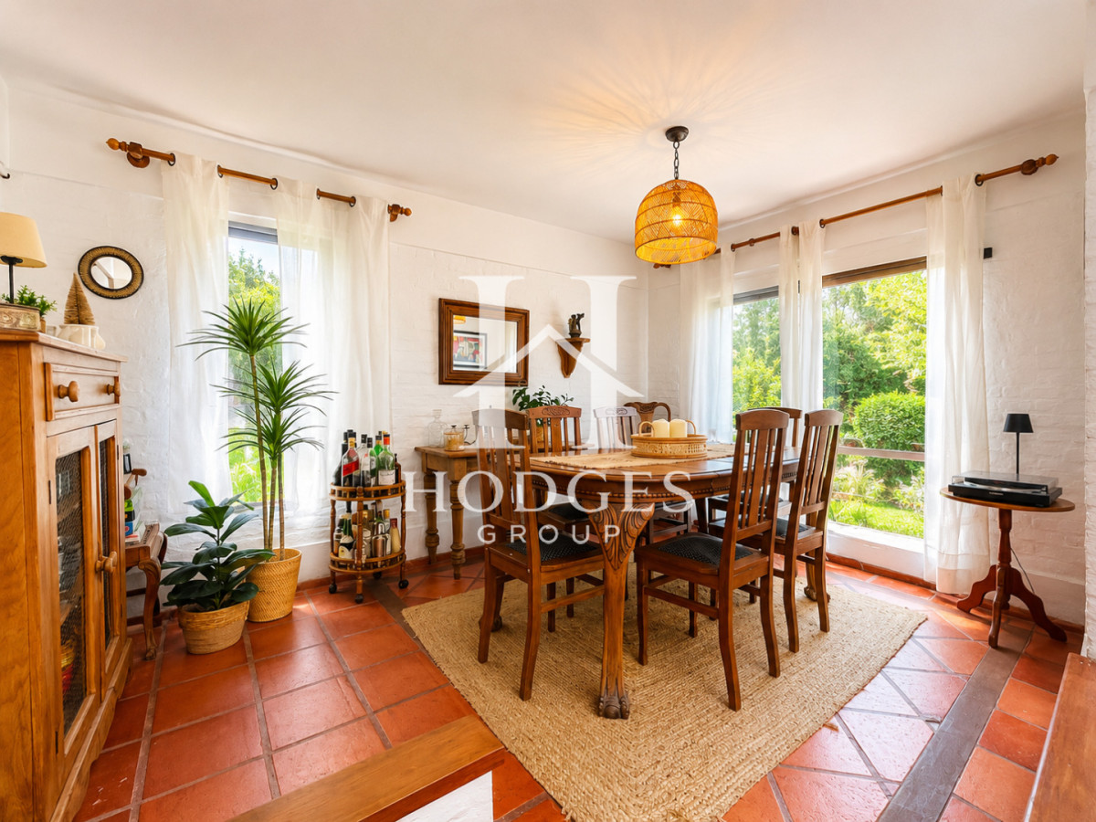 Casa ID.609 - Casa de 3 Dormitorios + Dependencia, con Piscina Climatizada y Parrillero, a 400 metros del mar. Rincón del Indio, Punta del Este