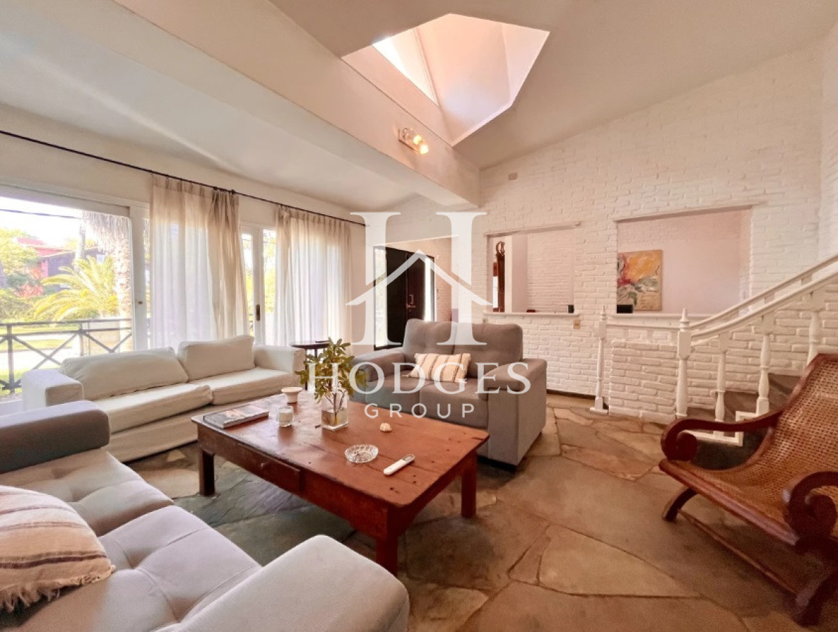 Casa ID.82 - Cómoda Casa de 5 Dormitorios, Parrillero y Gran Jardín en San Rafael, Punta del Este