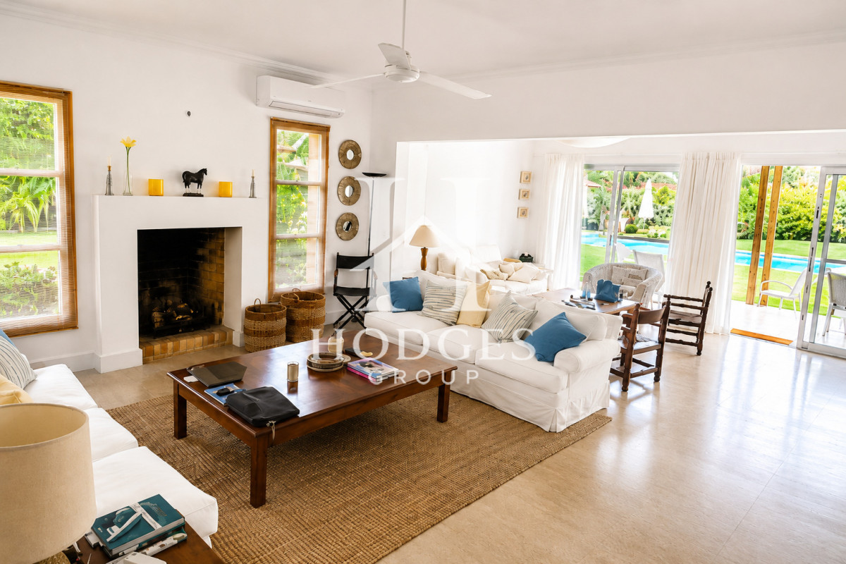 Casa ID.503 - Casa de 5 Suites con Piscina y Parrillero en San Rafael, Punta del Este