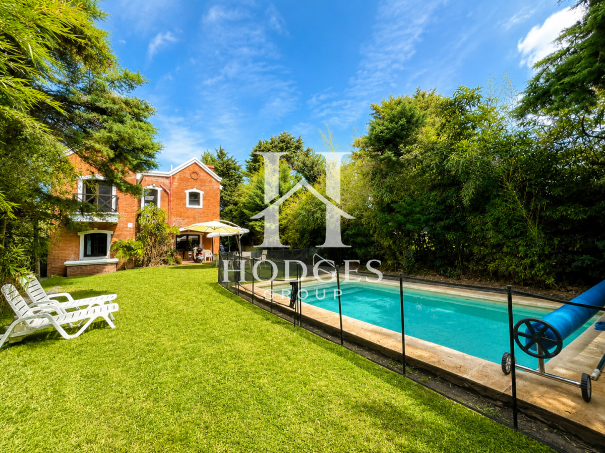 Casa ID.609 - Casa de 3 Dormitorios + Dependencia, con Piscina Climatizada y Parrillero, a 400 metros del mar. Rincón del Indio, Punta del Este