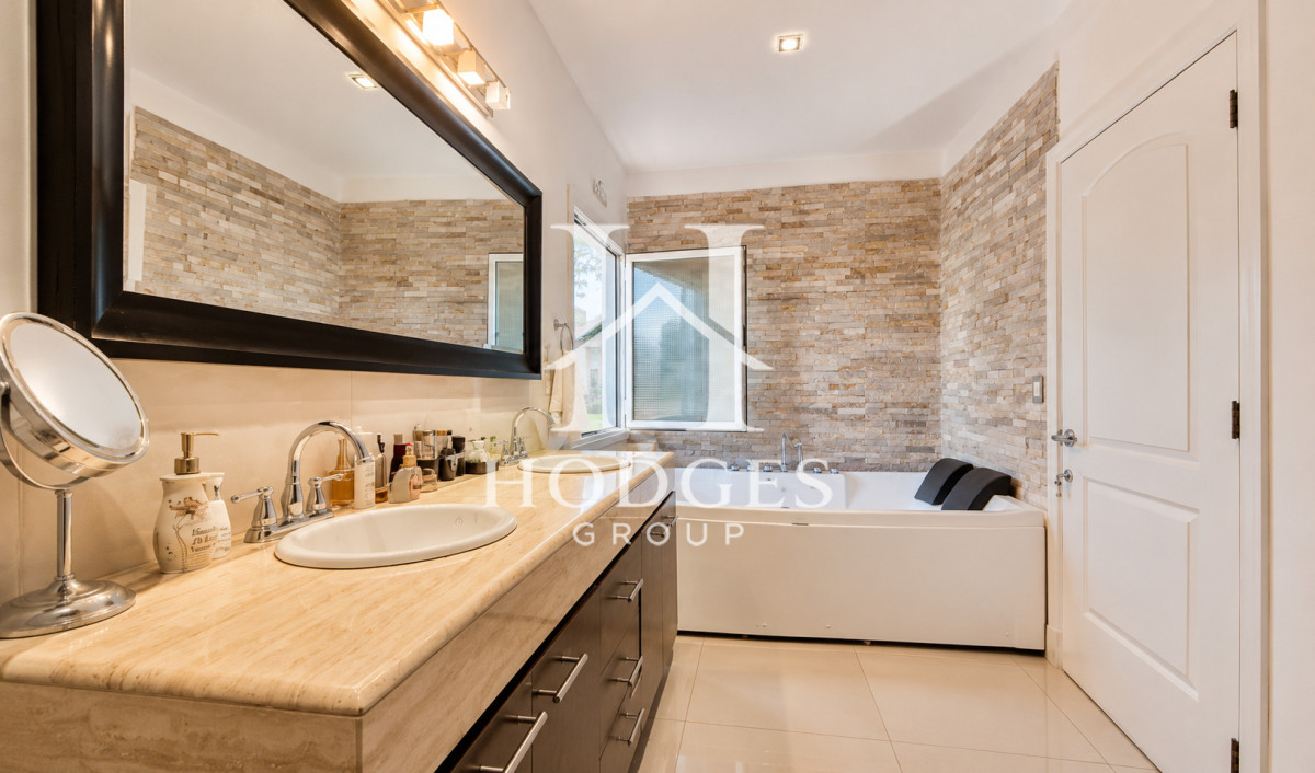 Casa ID.456 - Excelente Casa de 5 Dormitorios en Barrio Privado La Arbolada, Punta del Este