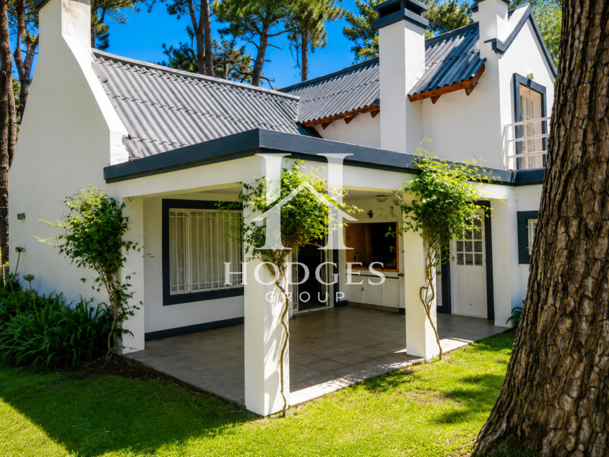 Casa ID.173 - Casa de 3 Dormitorios más Dependencia y Piscina, en Aidy Grill Punta del Este, Ubicada a pasos del Mar