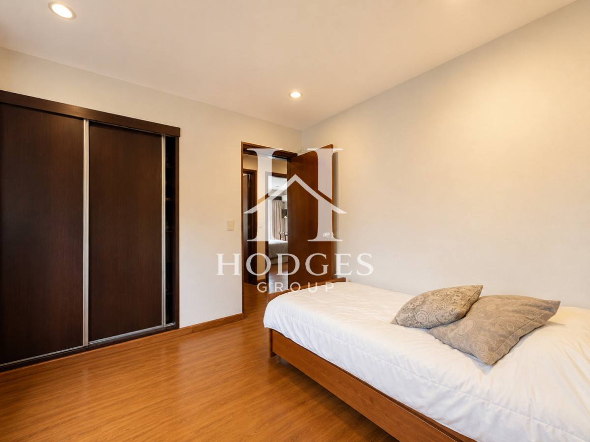 Casa ID.395 - Moderna Casa de 4 Dormitorios, Piscina Climatizada y Parrillero en Playa Mansa, Punta del Este