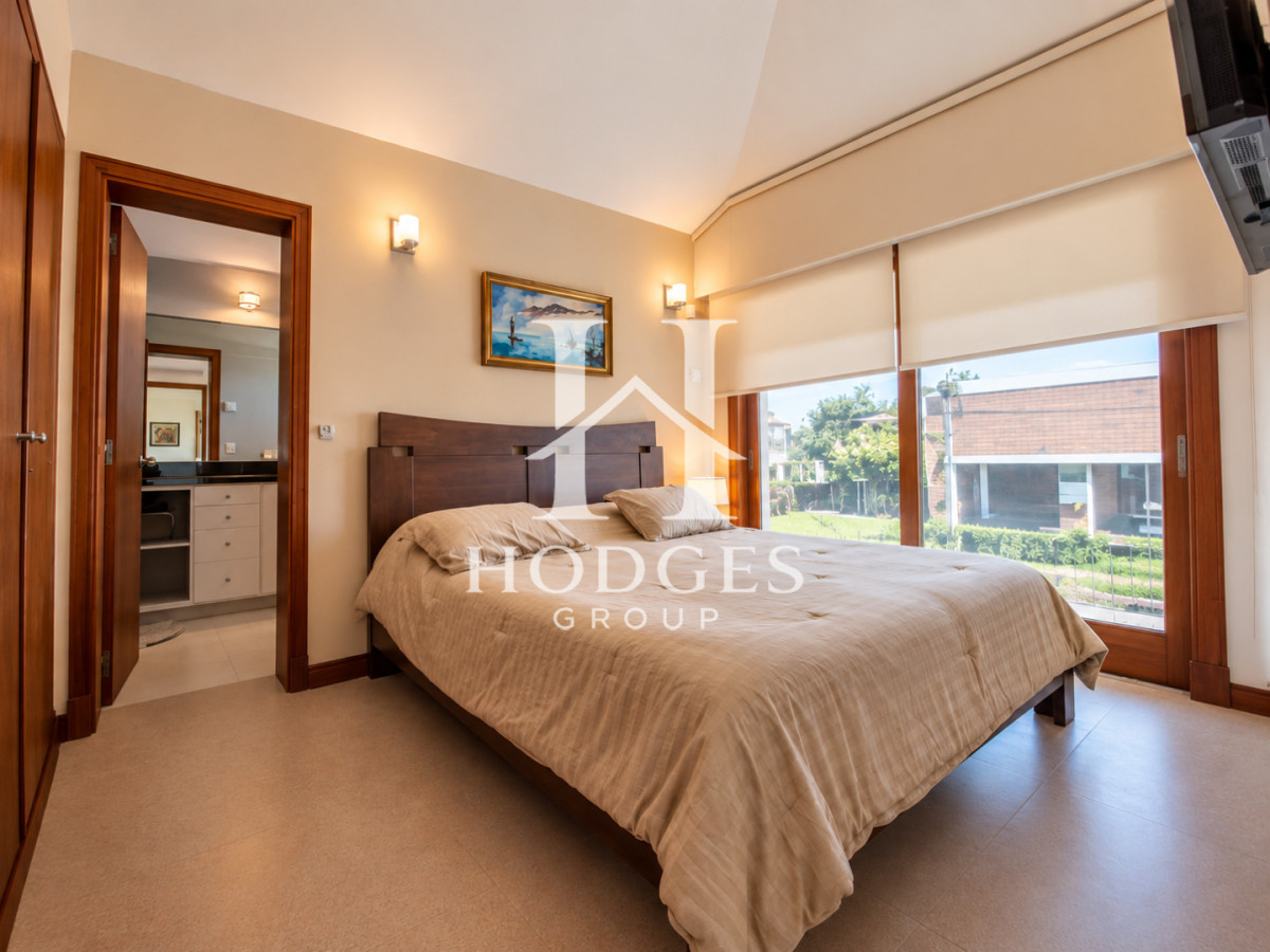 Casa ID.584 - Excelente Casa de 4 Dormitorios, Piscina Climatizada y Barbacoa a una cuadra del Mar, Playa Mansa
