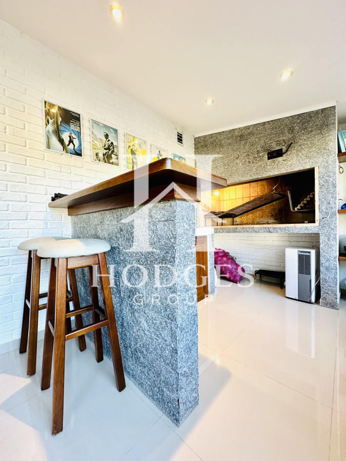 Casa ID.457 - Espectacular Casa Moderna de 5 Dormitorios con Piscina Climatizada y Barbacoa en Alquiler de Temporada, Punta del Este