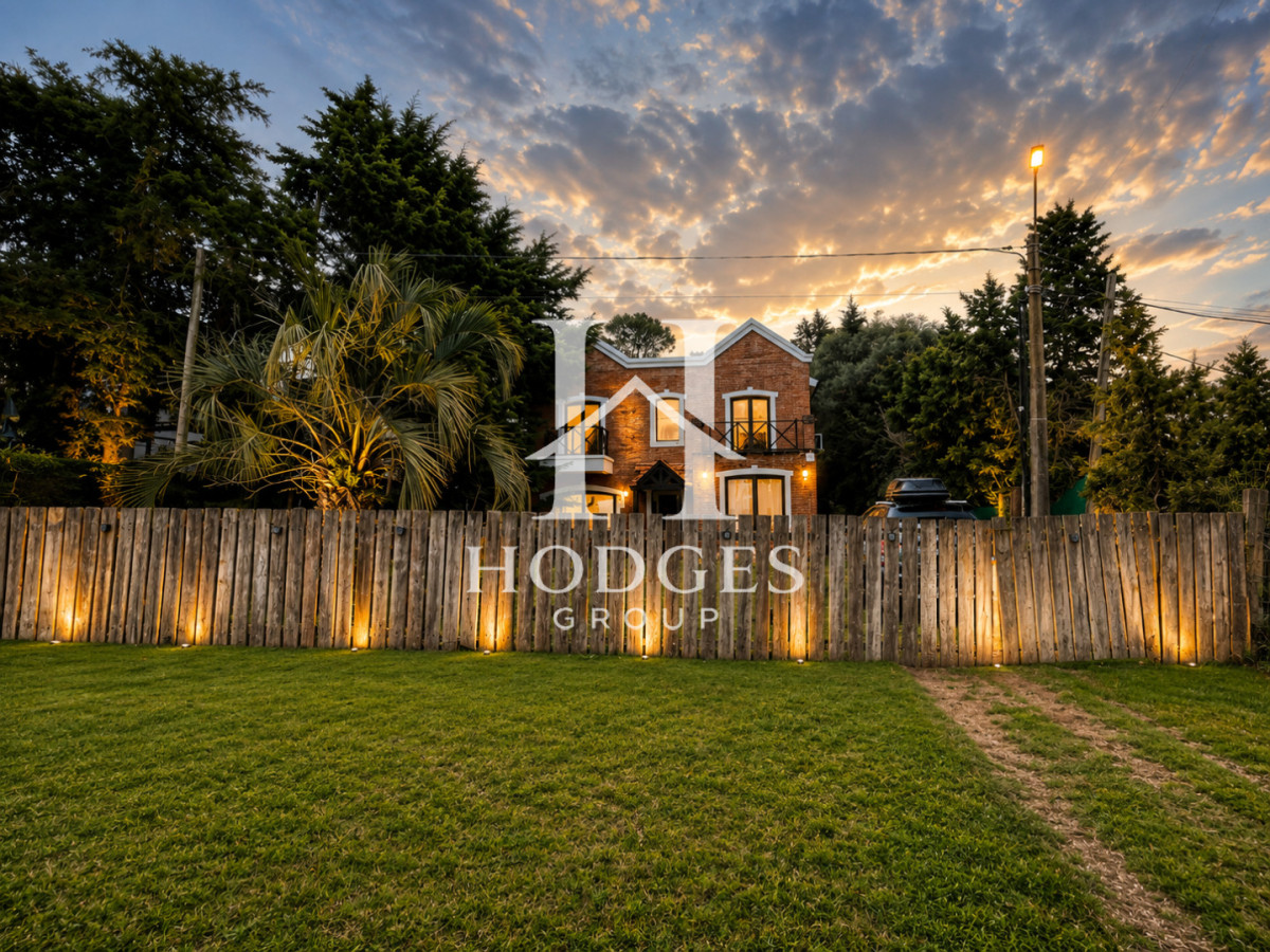 Casa ID.609 - Casa de 3 Dormitorios + Dependencia, con Piscina Climatizada y Parrillero, a 400 metros del mar. Rincón del Indio, Punta del Este