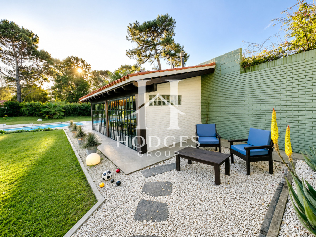 Casa ID.457 - Espectacular Casa Moderna de 5 Dormitorios con Piscina Climatizada y Barbacoa en Alquiler de Temporada, Punta del Este