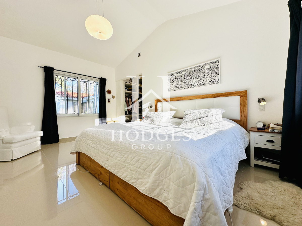 Casa ID.457 - Espectacular Casa Moderna de 5 Dormitorios con Piscina Climatizada y Barbacoa en Alquiler de Temporada, Punta del Este