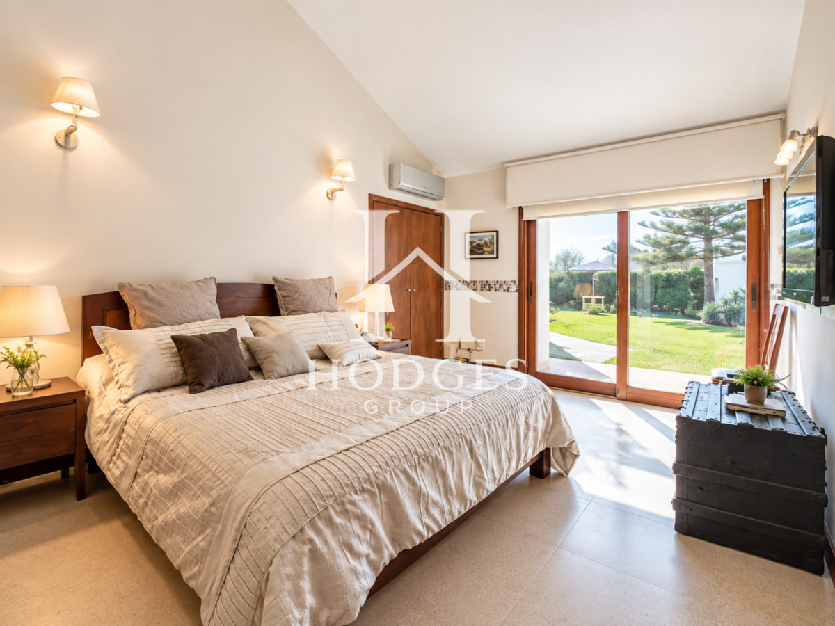 Casa ID.584 - Excelente Casa de 4 Dormitorios, Piscina Climatizada y Barbacoa a una cuadra del Mar, Playa Mansa