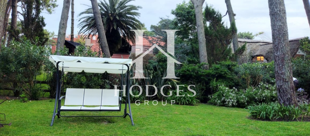 Casa ID.173 - Casa de 3 Dormitorios más Dependencia y Piscina, en Aidy Grill Punta del Este, Ubicada a pasos del Mar