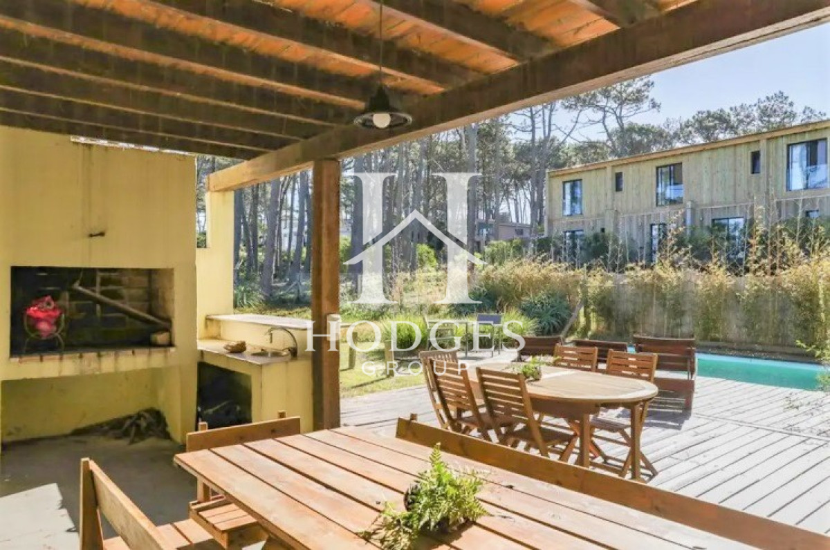 Casa ID.112 - Excelente Casa de 6 Dormitorios y Piscina en Montoya, La Barra
