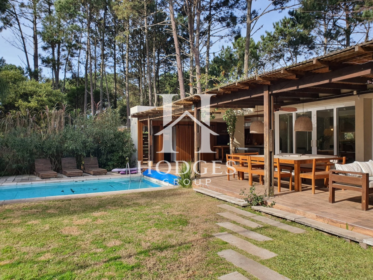 Casa ID.365 - Casa de 5 Dormitorios con Piscina Climatizada y Barbacoa. Gran parque en Burnett zona Pinares