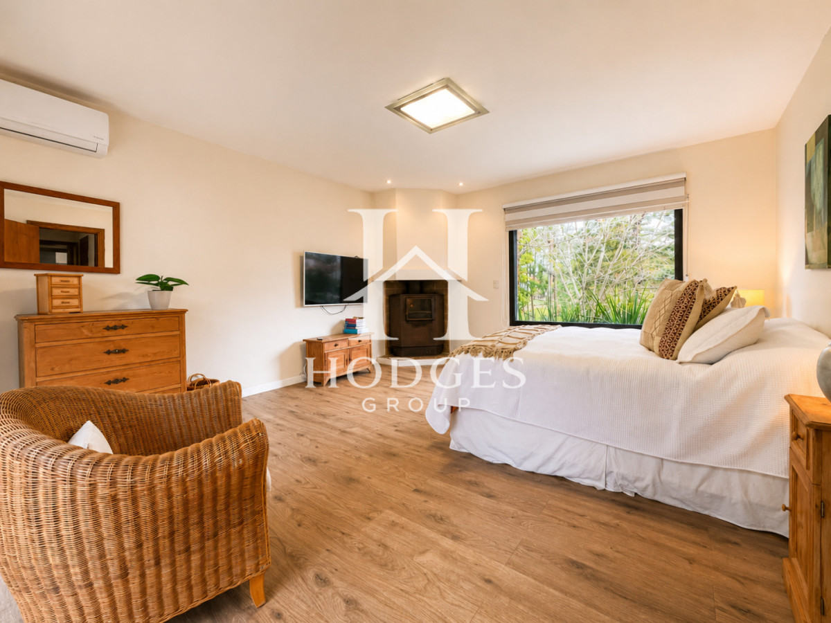 Casa ID.395 - Moderna Casa de 4 Dormitorios, Piscina Climatizada y Parrillero en Playa Mansa, Punta del Este