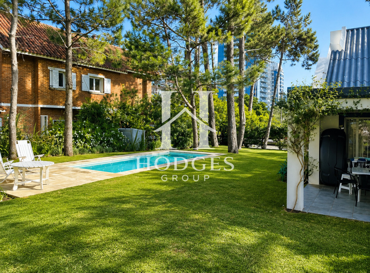 Casa ID.173 - Casa de 3 Dormitorios más Dependencia y Piscina, en Aidy Grill Punta del Este, Ubicada a pasos del Mar