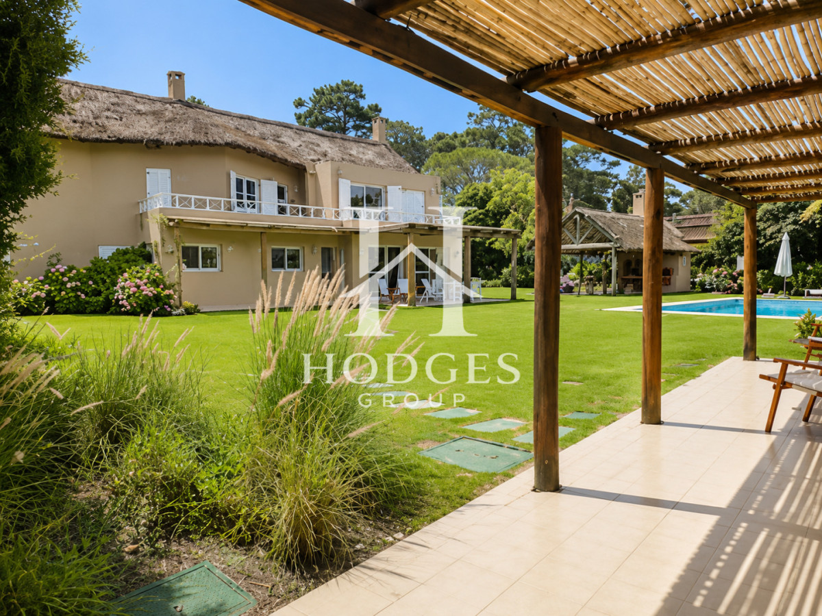 Casa ID.503 - Casa de 5 Suites con Piscina y Parrillero en San Rafael, Punta del Este