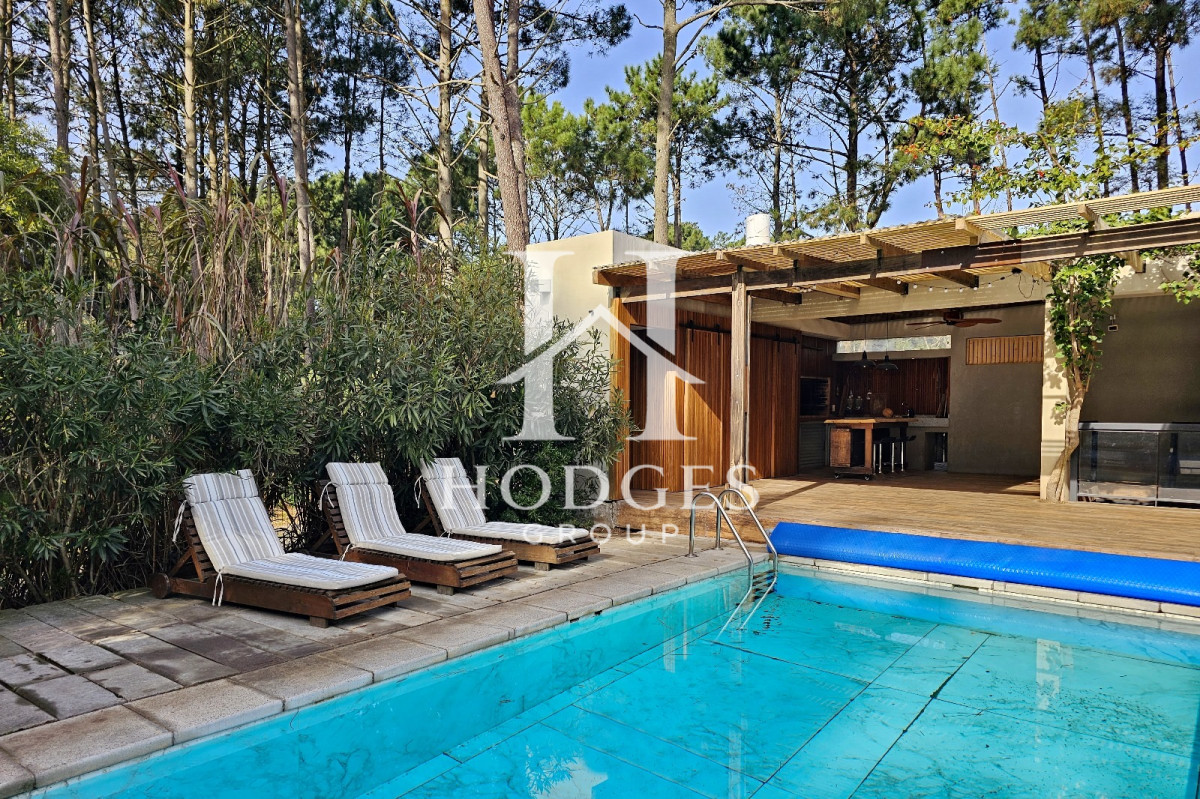 Casa ID.365 - Casa de 5 Dormitorios con Piscina Climatizada y Barbacoa. Gran parque en Burnett zona Pinares