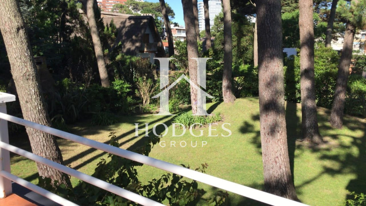 Casa ID.173 - Casa de 3 Dormitorios más Dependencia y Piscina, en Aidy Grill Punta del Este, Ubicada a pasos del Mar