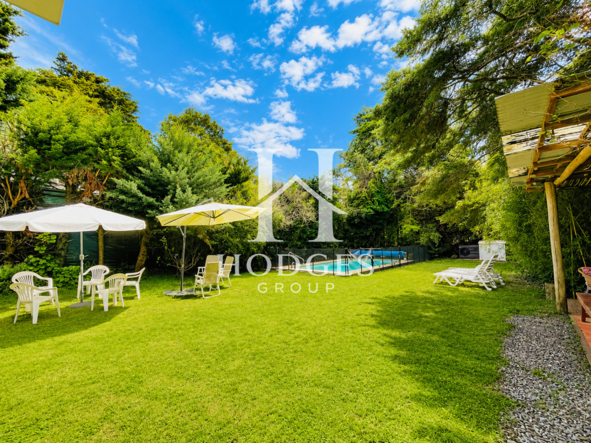 Casa ID.609 - Casa de 3 Dormitorios + Dependencia, con Piscina Climatizada y Parrillero, a 400 metros del mar. Rincón del Indio, Punta del Este