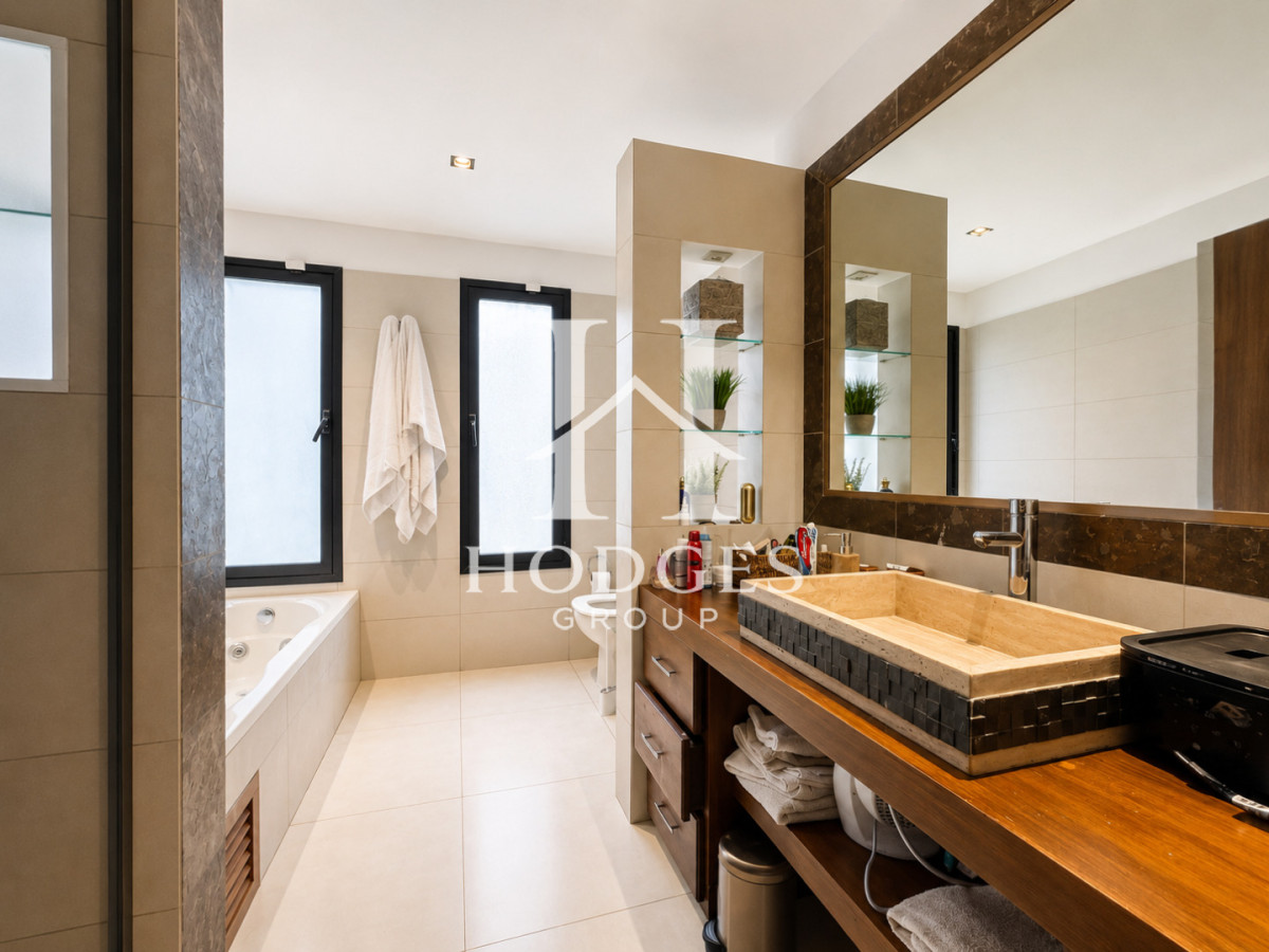 Casa ID.395 - Moderna Casa de 4 Dormitorios, Piscina Climatizada y Parrillero en Playa Mansa, Punta del Este