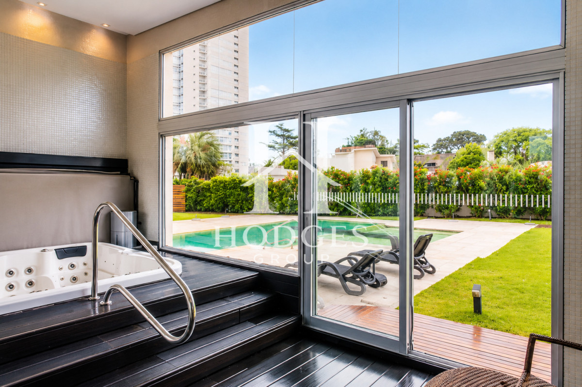 Apartamento ID.353 - Oportunidad en Venta, Apartamento De 2 Dormitorios y Parrillero En Playa Mansa, Punta Del Este