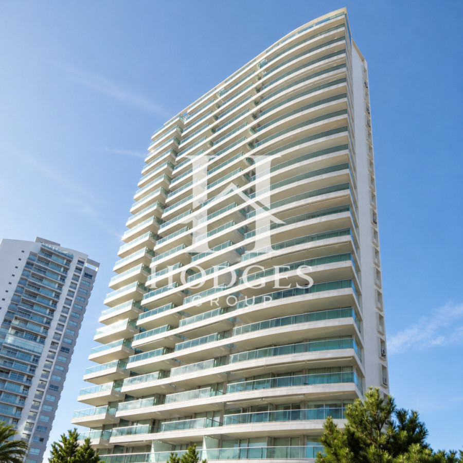 Apartamento ID.353 - Oportunidad en Venta, Apartamento De 2 Dormitorios y Parrillero En Playa Mansa, Punta Del Este