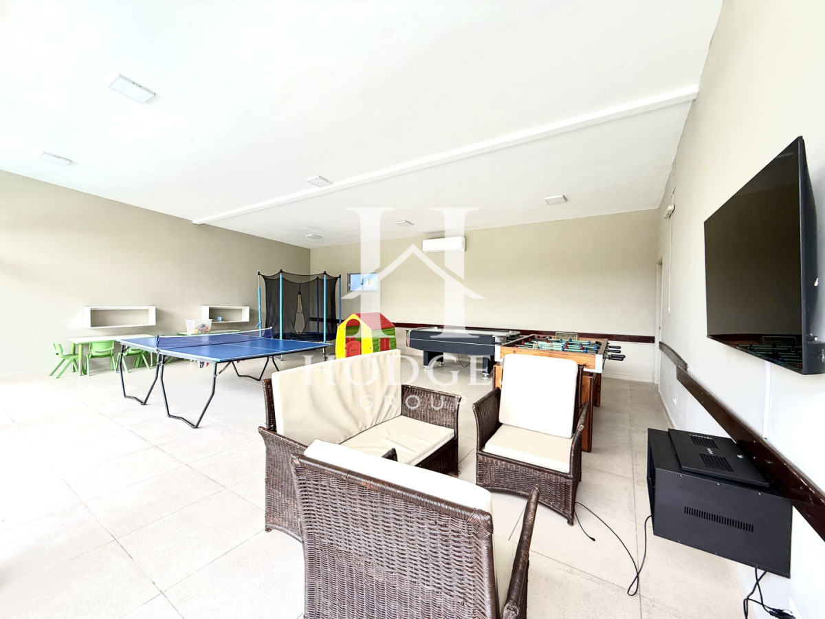 Apartamento ID.266 - Apartamento en venta playa Mansa de 4 dormitorios y amplia terraza con parrillero propio 