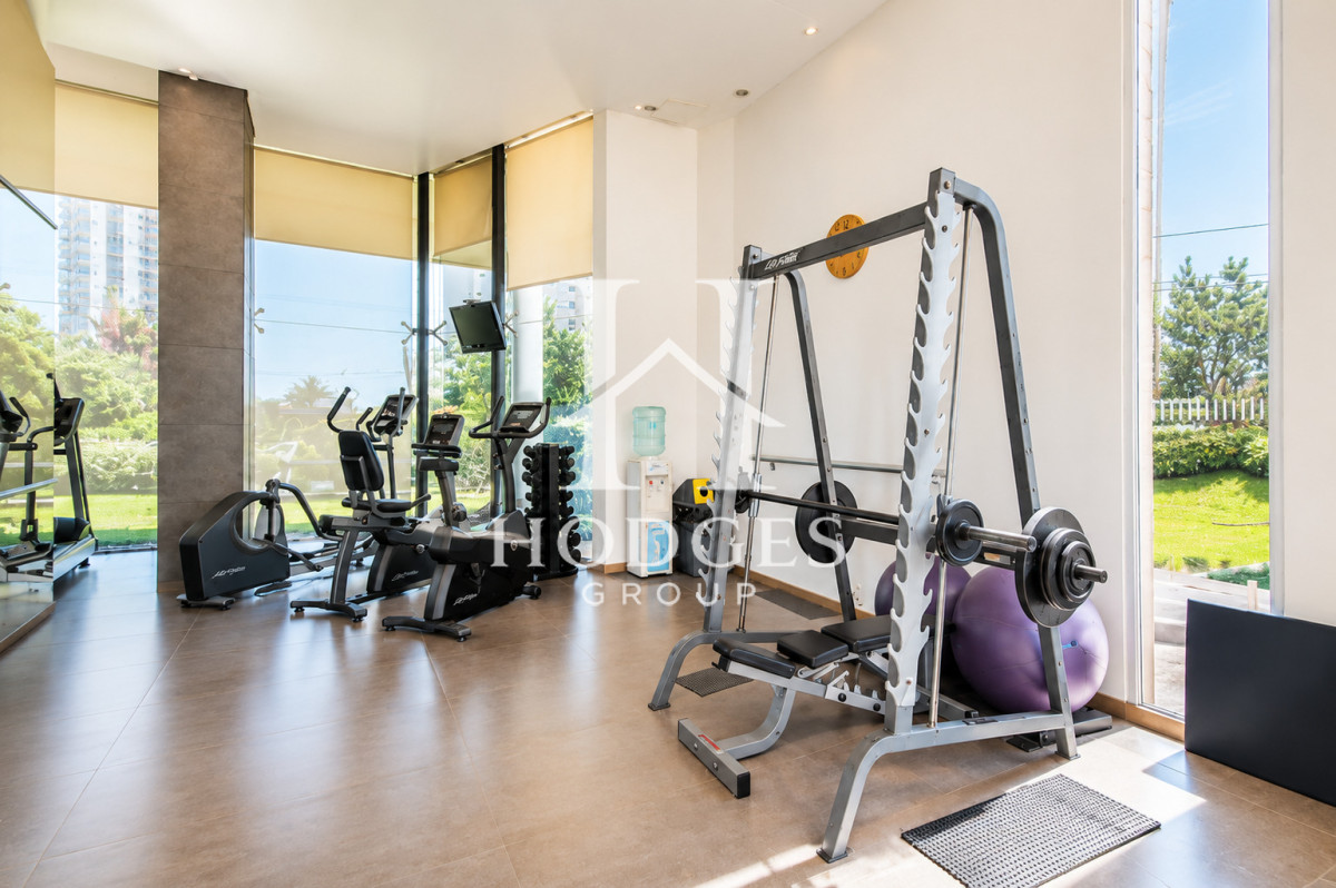 Apartamento ID.353 - Oportunidad en Venta, Apartamento De 2 Dormitorios y Parrillero En Playa Mansa, Punta Del Este