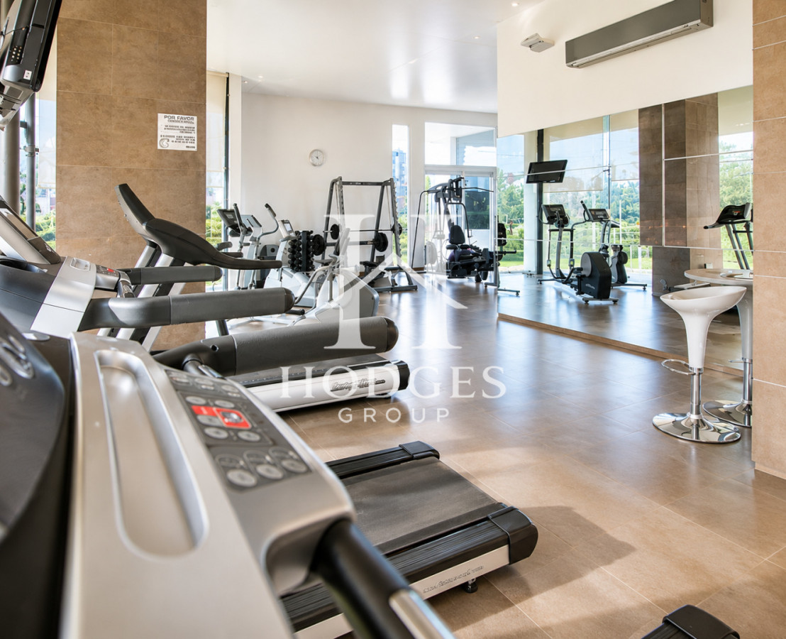 Apartamento ID.353 - Oportunidad en Venta, Apartamento De 2 Dormitorios y Parrillero En Playa Mansa, Punta Del Este