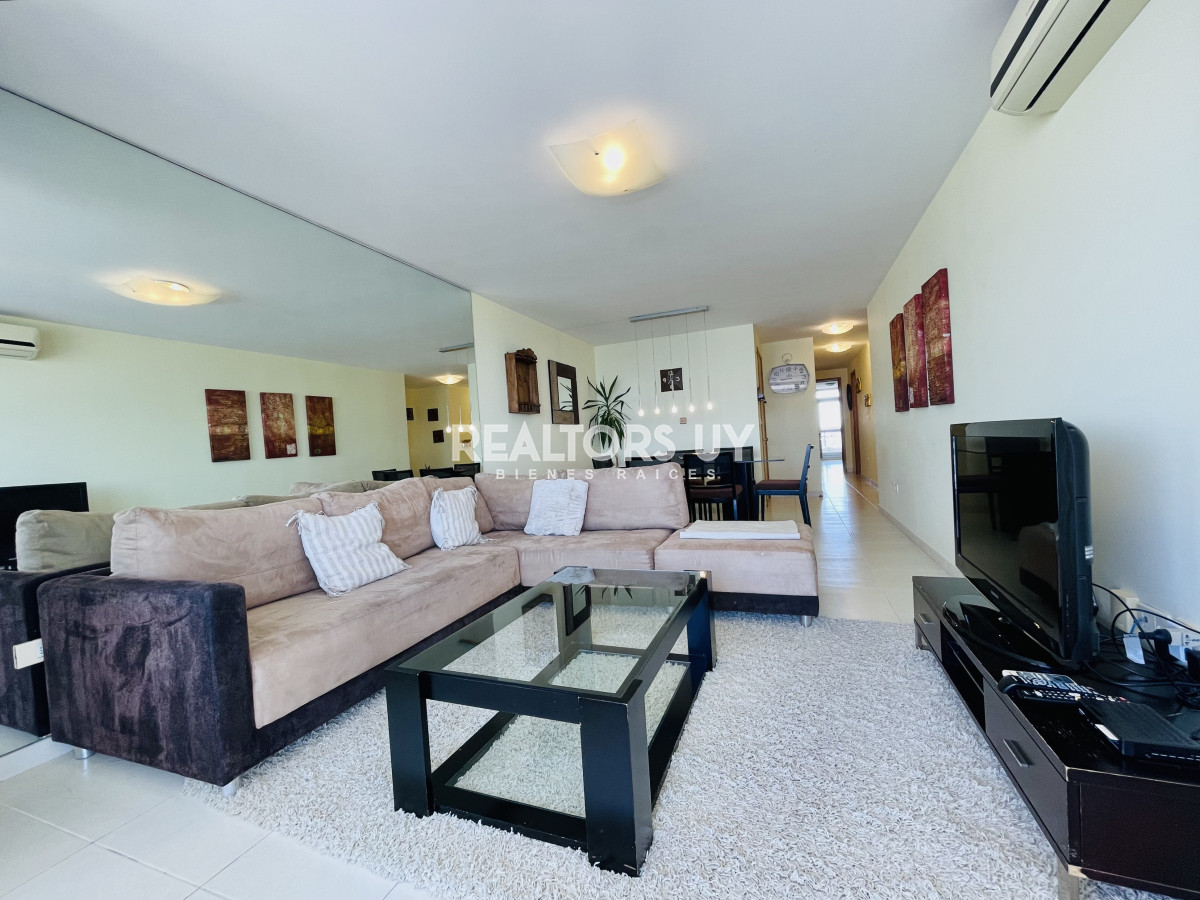 Apartamento ID.538 - Excelente Apartamento de 2 Dormitorios con Vista al Mar, Playa Mansa