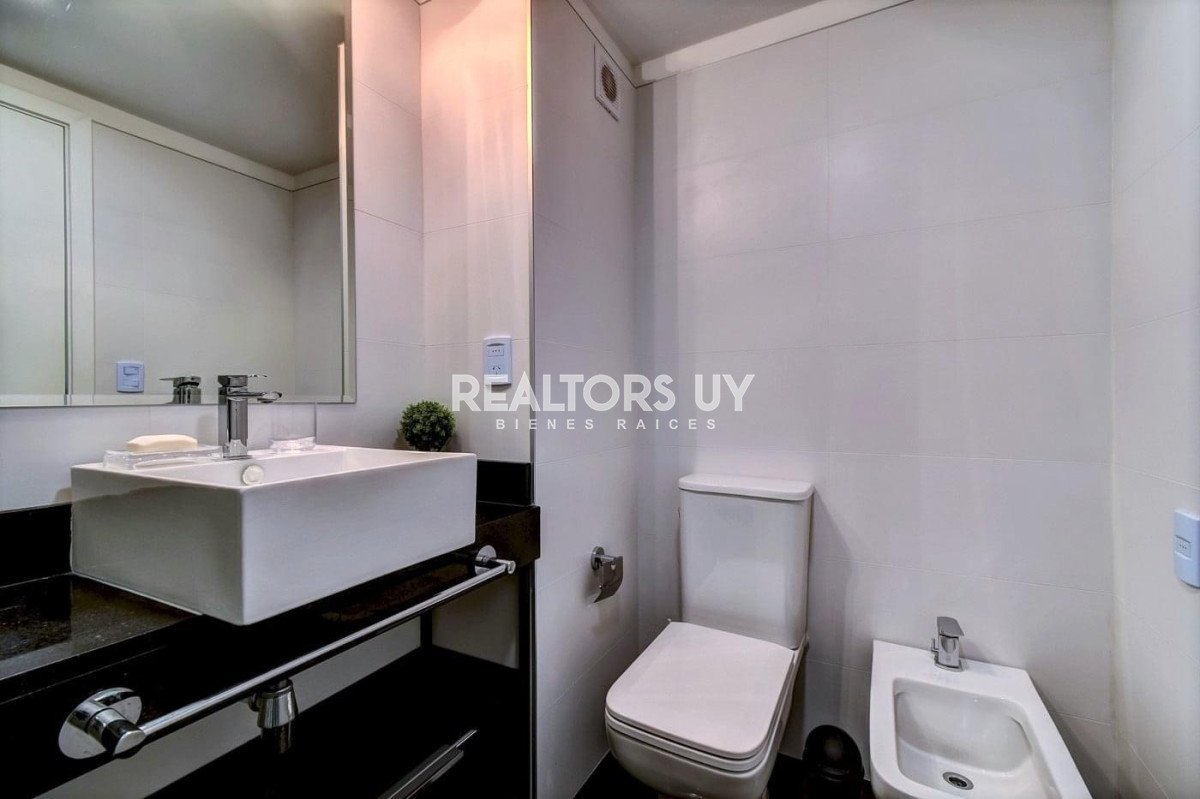 Apartamento ID.328 - Venta y alquiler temporal de apartamento de dos dormitorios en edificio Art Tower, La Pastora, Punta del Este