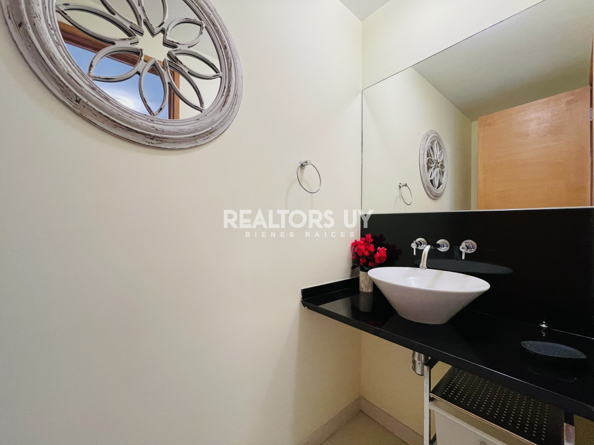 Apartamento ID.538 - Excelente Apartamento de 2 Dormitorios con Vista al Mar, Playa Mansa
