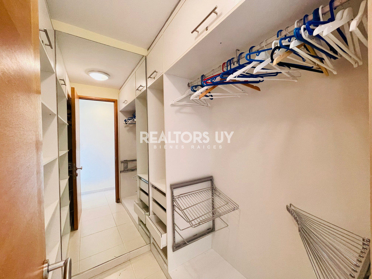 Apartamento ID.538 - Excelente Apartamento de 2 Dormitorios con Vista al Mar, Playa Mansa