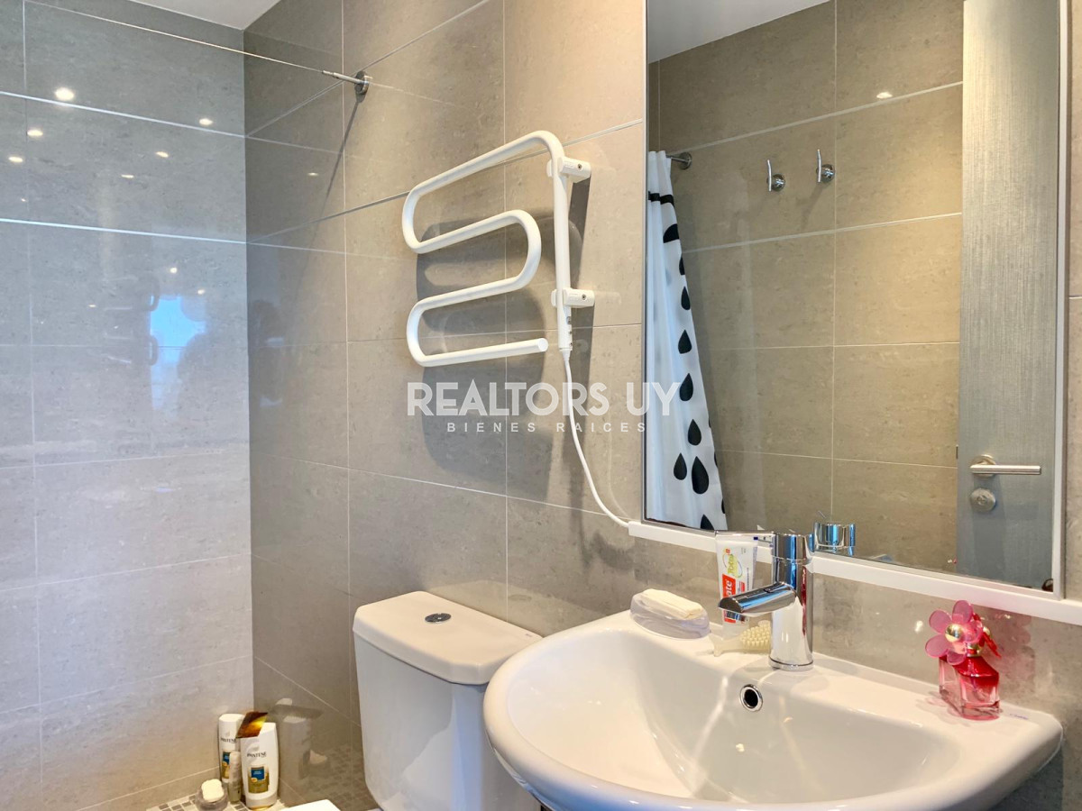 Apartamento ID.427 - Excelente Apartamento de 2 Dormitorios en Venta y Alquiler - Playa Mansa, Punta del Este