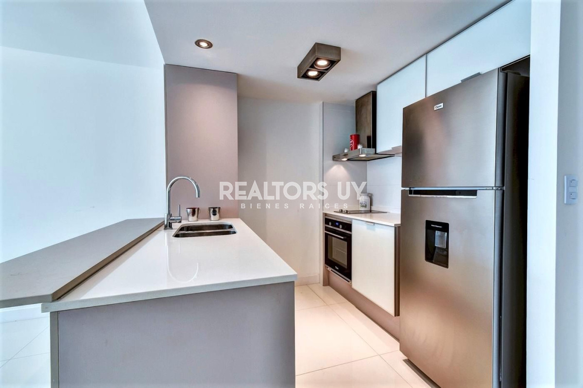Apartamento ID.329 - Venta de apartamento de dos dormitorios con dos baños moderna Torre, Art Tower, Punta del Este