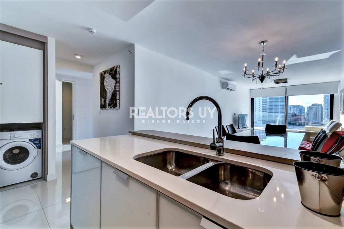 Apartamento ID.329 - Venta de apartamento de dos dormitorios con dos baños moderna Torre, Art Tower, Punta del Este
