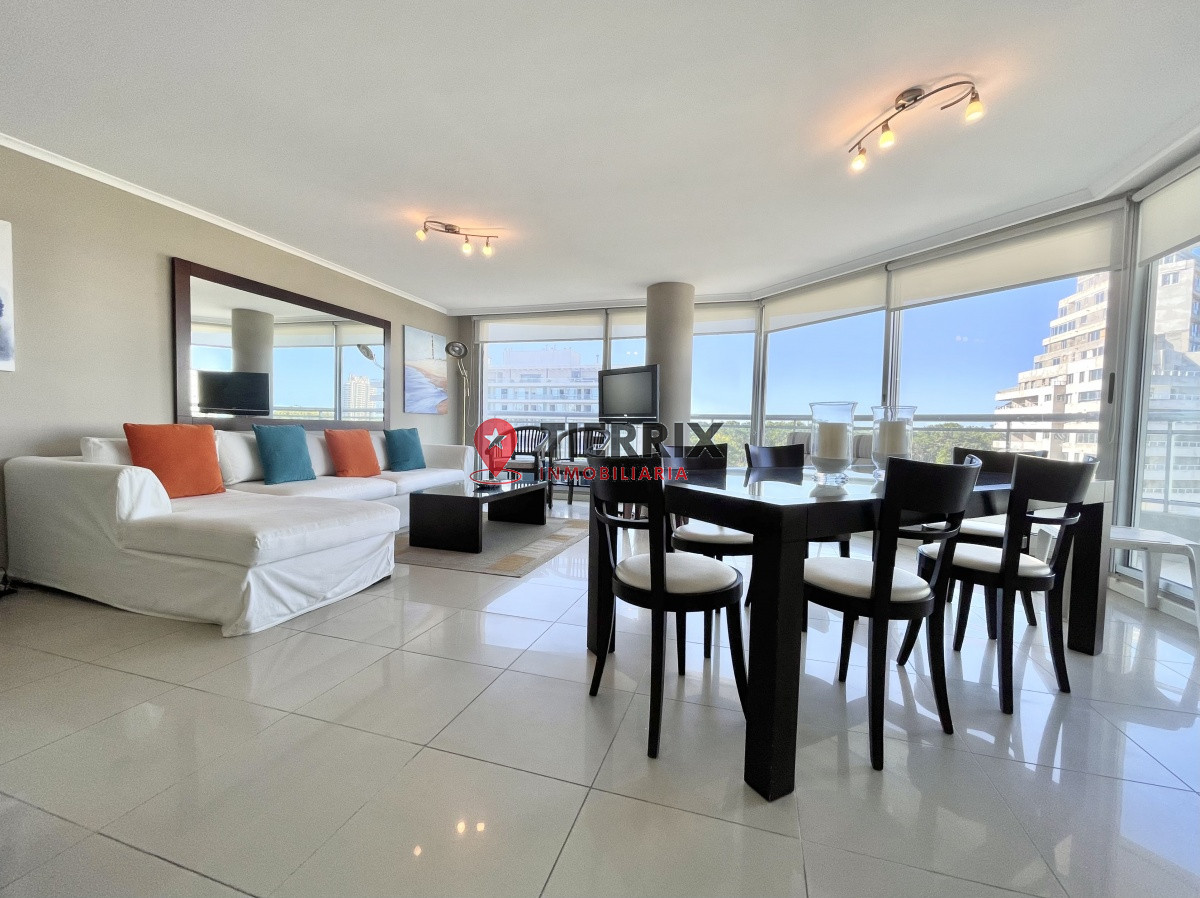 Apartamento ID.166 - OCEAN DRIVE I Venta y alquiler temporal de apartamento de tres dormitorios más dependencia de servicio en Torre de categoría a pasos de playa Brava