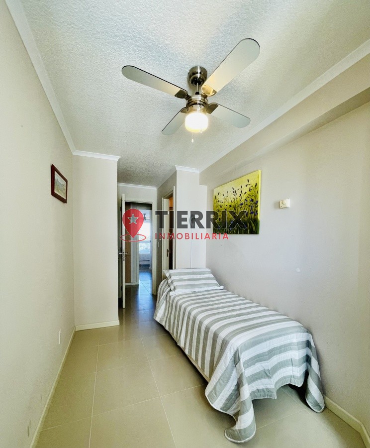 Apartamento ID.166 - OCEAN DRIVE I Venta y alquiler temporal de apartamento de tres dormitorios más dependencia de servicio en Torre de categoría a pasos de playa Brava