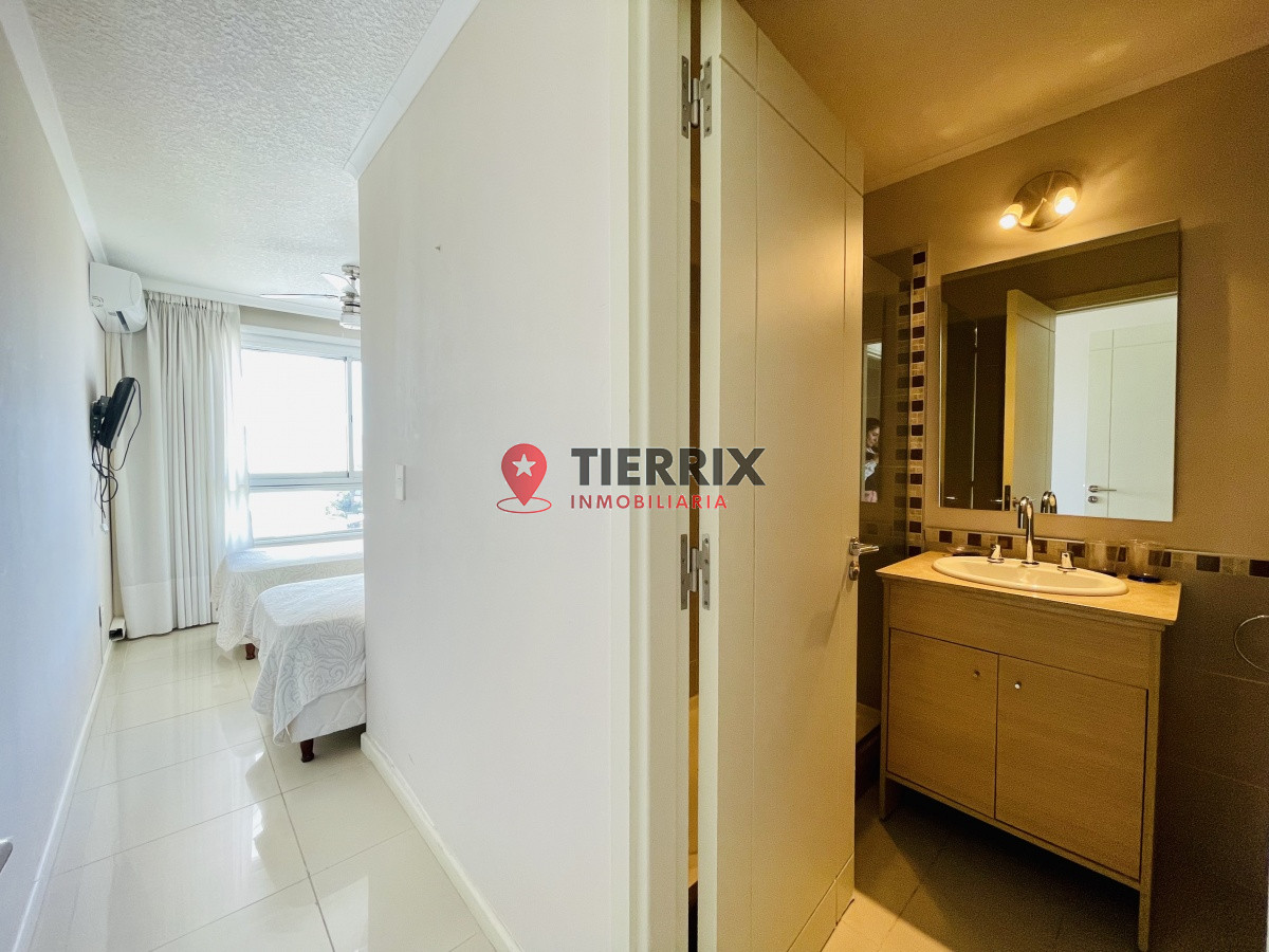 Apartamento ID.166 - OCEAN DRIVE I Venta y alquiler temporal de apartamento de tres dormitorios más dependencia de servicio en Torre de categoría a pasos de playa Brava