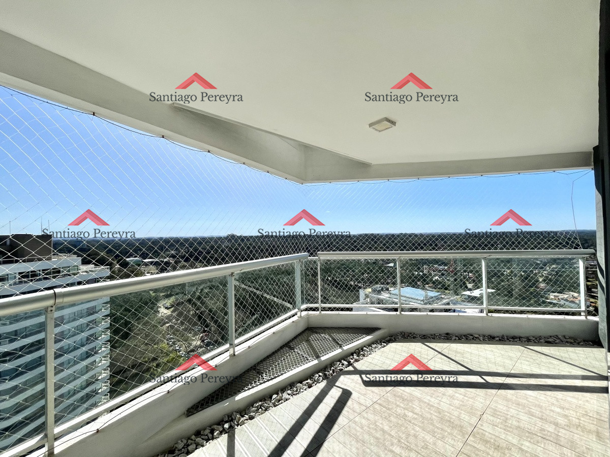 Apartamento ID.15867 - Apartamento de 2 Dormitorios y Dependencia, Parrillero en Playa Brava - Punta del Este