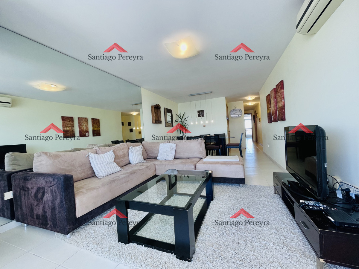 Apartamento ID.15891 - Excelente Apartamento de 2 Dormitorios con Vista al Mar, Playa Mansa