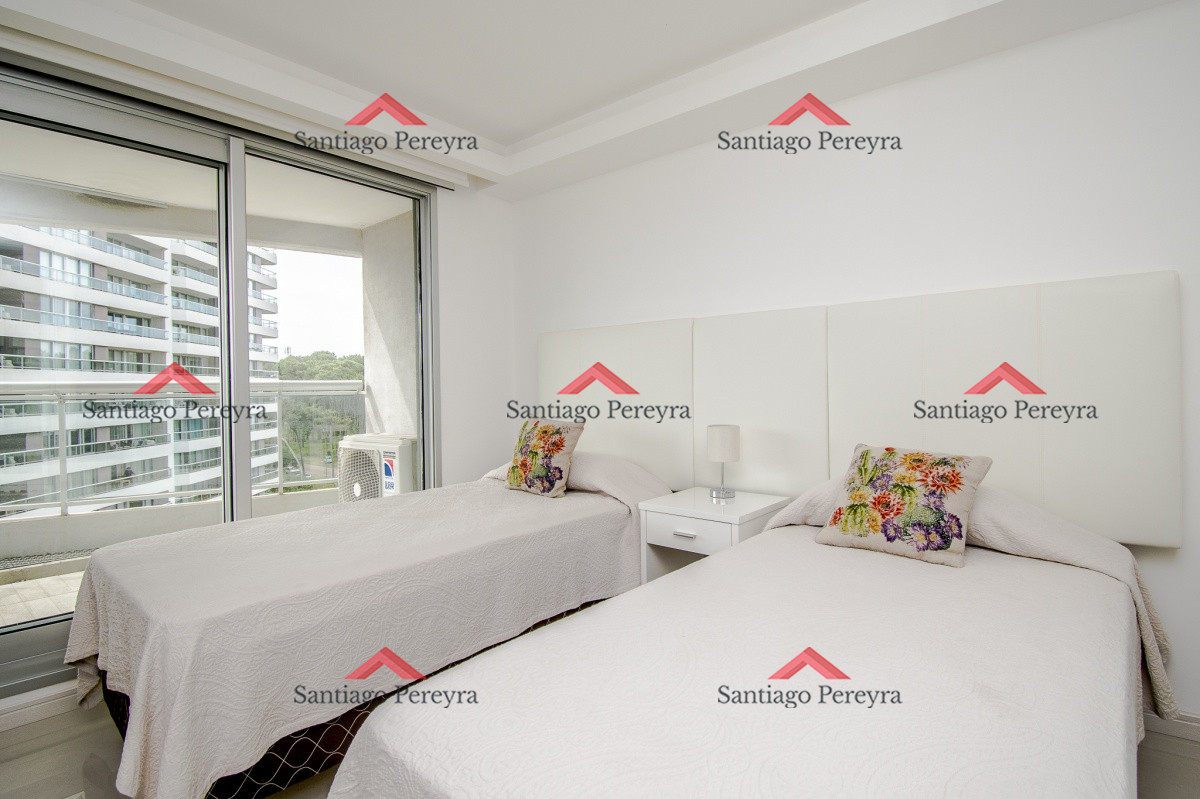 Apartamento ID.15869 - Apartamento de 2 Dormitorios + Servicio - Look Brava