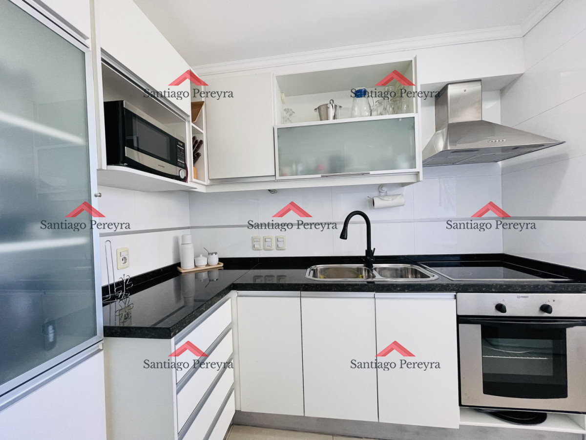 Apartamento ID.16862 - Moderno Apartamento de 2 Dormitorios en Venta, Playa Mansa 