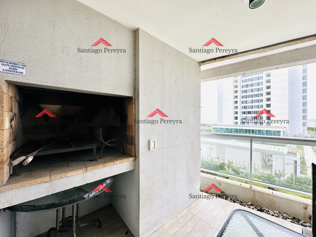Apartamento ID.15895 - Oportunidad de venta apartamento de 3 dormitorios mas dependencia Playa Brava, Punta del Este