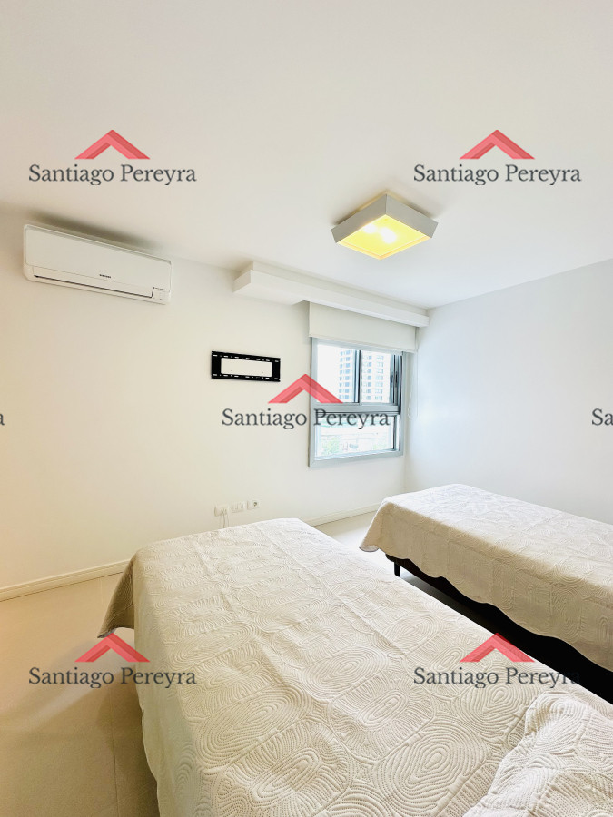 Apartamento ID.15895 - Oportunidad de venta apartamento de 3 dormitorios mas dependencia Playa Brava, Punta del Este