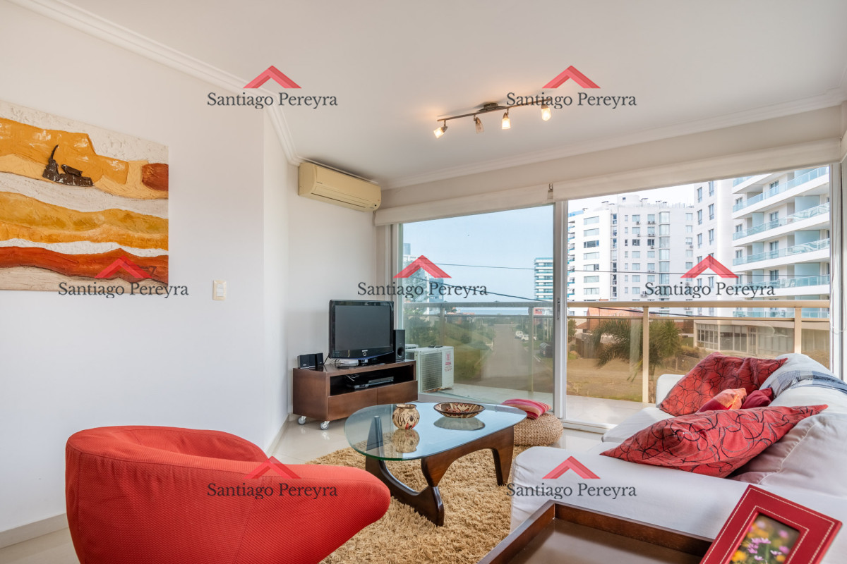 Apartamento ID.14005 - Moderno Apartamento de 3 Dormitorios a Pocas Cuadras del Mar En Venta, Playa Brava