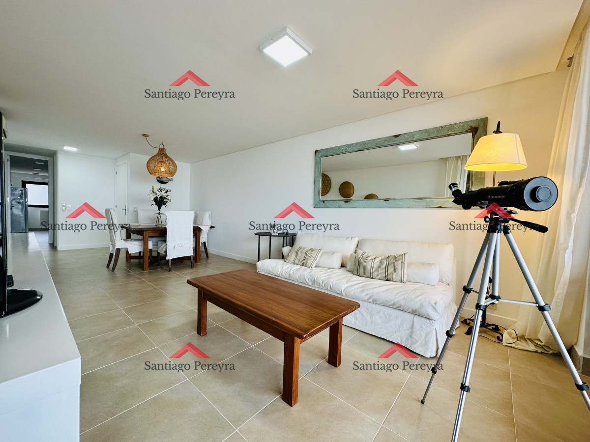 Apartamento ID.14647 - Apartamento de 2 Dormitorios con Parrillero y Vista al Mar en Punta Ballena