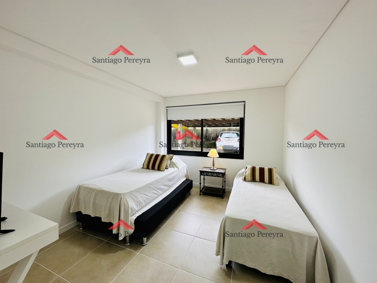 Apartamento ID.14647 - Apartamento de 2 Dormitorios con Parrillero y Vista al Mar en Punta Ballena